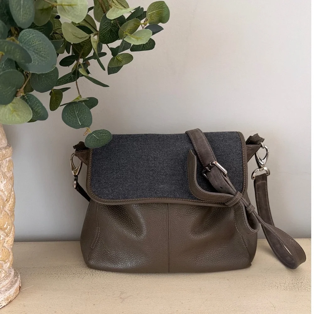 Fabiana Filippi Taupe Brown Pebbled Leather‎ Grey Wool Flap Crossbody Bag Italy